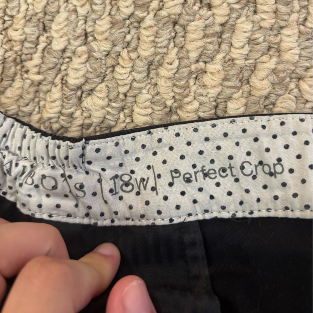 Womens's Black Pants - Picture 3 of 4